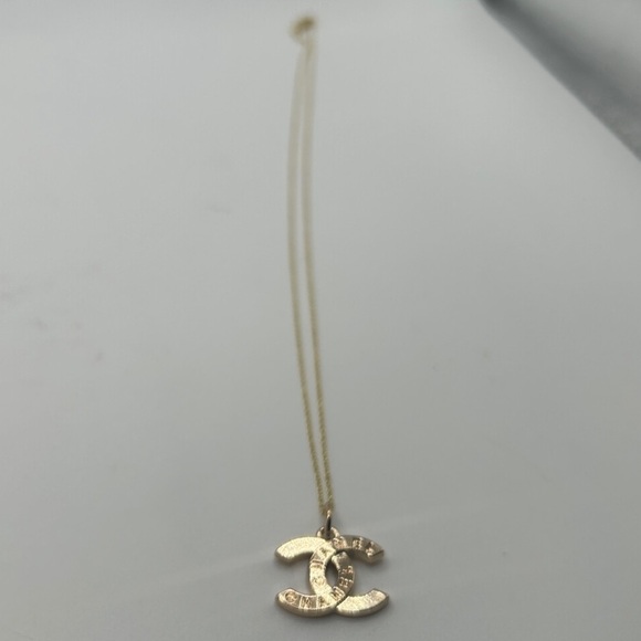 CHANEL Logo CC Gold Tone Stamped Zipper Pull Charm on Necklace - Picture 4 of 5
